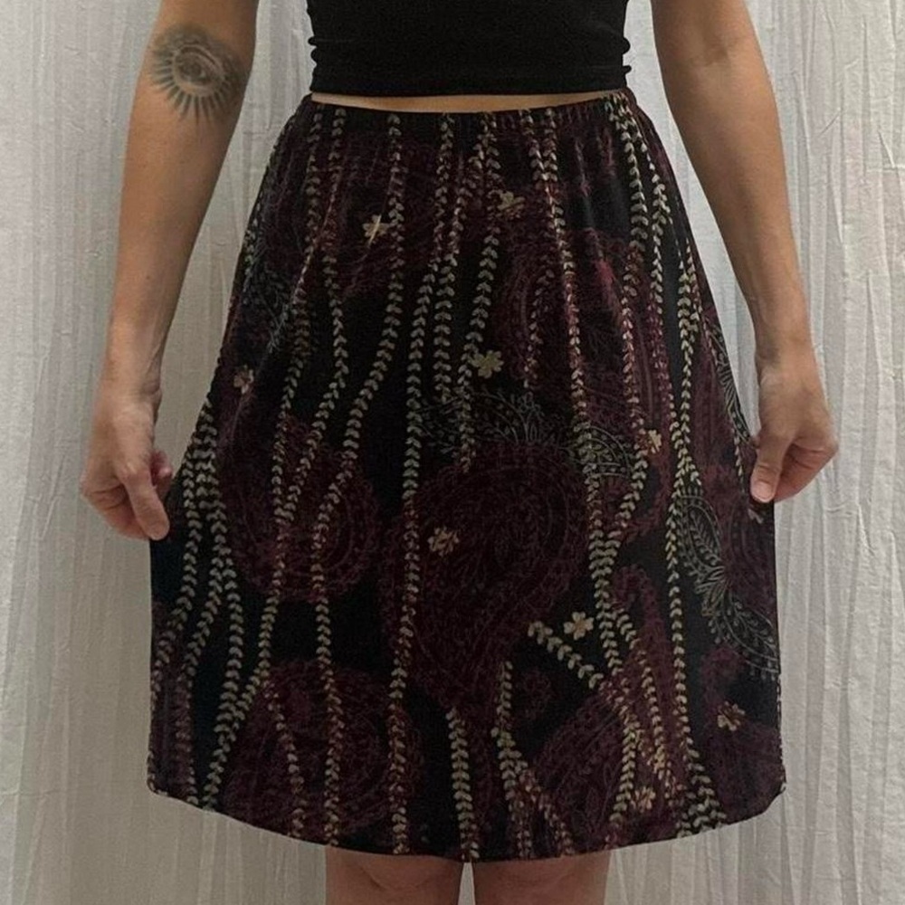 Black, Gold, Red Velvet Paisley Midi Skirt Vintage 90s Y2K Jaclyn Smith S